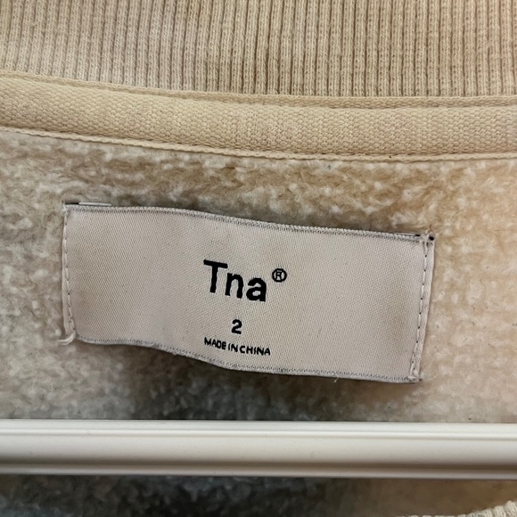 Aritzia Crewneck - Picture 2 of 2